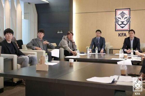 South Korea is falling behind again. Japanese soccer has already entered LA Olympic mode, Oiwa coach FC Barcelona training  friendly matches with Saudi Arabia and Uzbekistan in July