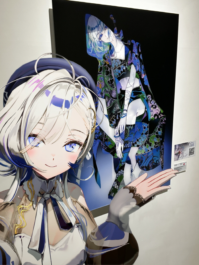 Virtual Star Hebi’s Exhibit Sells Out, Draws 6,000 Visitors