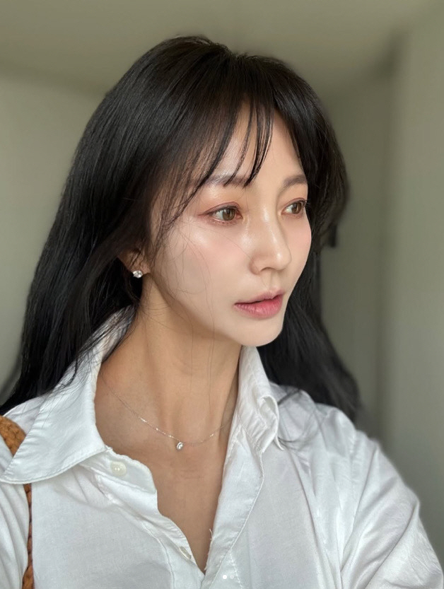 Your face will disappear soon...Are you Ahn Hye-kyung?  It's become sleeker