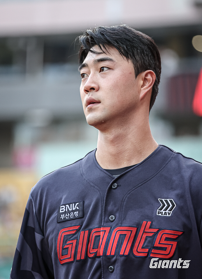 156km banging → 5 consecutive strikeouts → 3 perfect innings of goosebumps...Kim Sangjin Magic? 1m97 Giant, 26 Years Old, Potenture Gina 