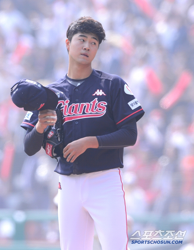 156km banging → 5 consecutive strikeouts → 3 perfect innings of goosebumps...Kim Sangjin Magic? 1m97 Giant, 26 Years Old, Potenture Gina 