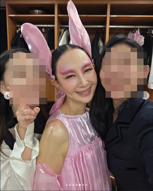 56-year-old Cha Si-ra, pink rabbit ears  Dragon Palace queen transformation