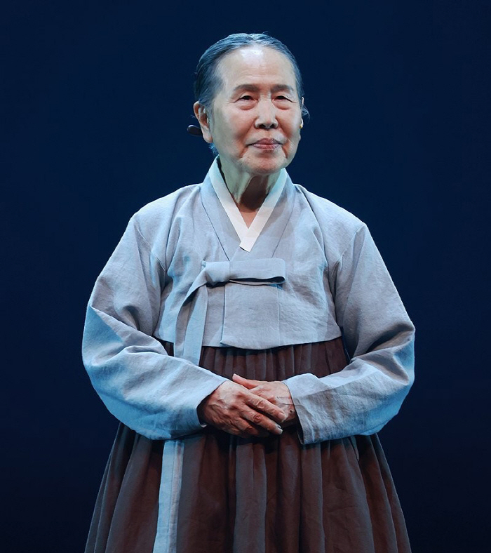 83-year-old Vice President Park Jung-ja..'Please bring your memory to the funeral instead of flowers.' 