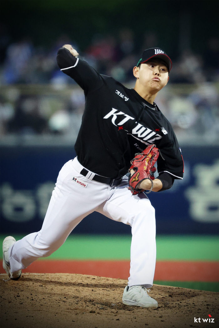 Cho Hyung-joon, there was a reason why you clenched your teeth. It's a showdown with Won Tae-in, the best player in Korea