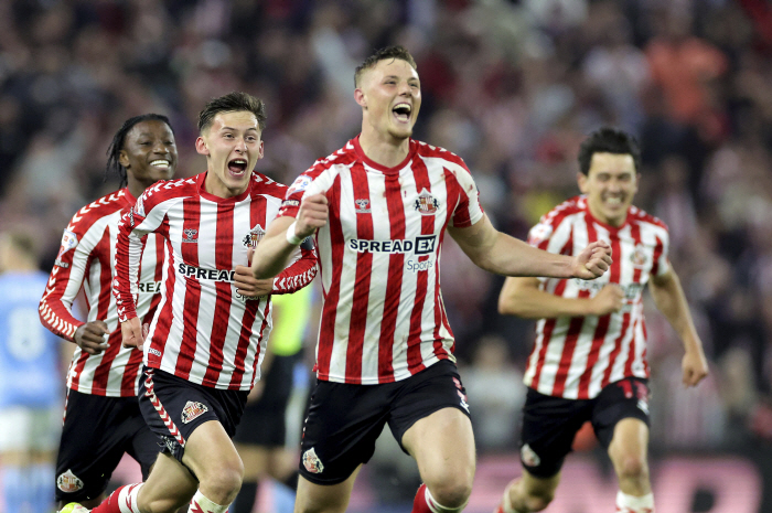 Even if I die, Sunderland! 122 min Crazy theater goal to advance to championship PO final!...If I win one more time, I'll go to EPL