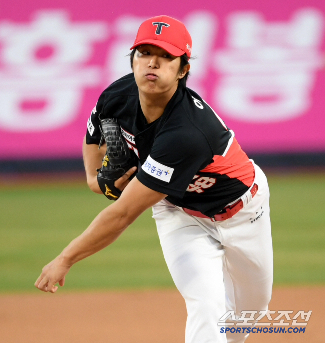 He threw it with a tap, but he overcame the 146km Tommy John surgery perfectly, and a plan to return to KIA's Cheongunmanma left-hander ace came out
