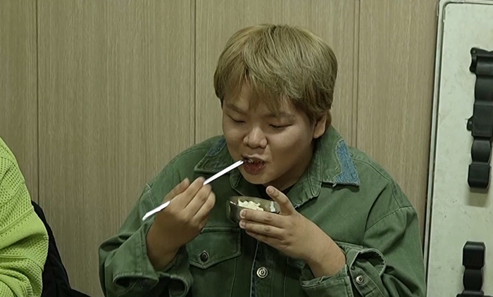Jeon Hyun-moo, there's a lot of gluttony with Son Tae-jin's slip of the tongue that's going to be controversial again! The face is Dooly. (Former director plan 2)