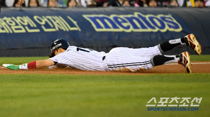 a leadoff hitter's injury. There's another top hitter. Park Hae-min, two hits, two RBIs and two steals, is an amazing player. in my own way