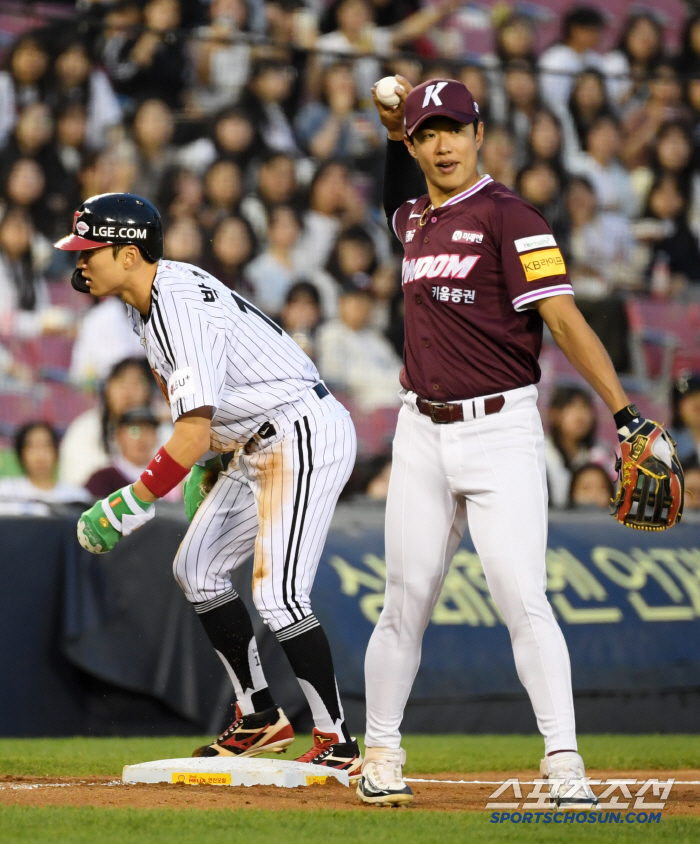 a leadoff hitter's injury. There's another top hitter. Park Hae-min, two hits, two RBIs and two steals, is an amazing player. in my own way