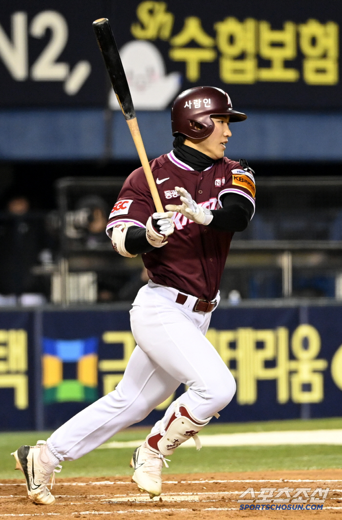 Lee Jung-hoo's successor who fell at first base. Carefully, will it affect the batting balance that was excluded from the selection? 