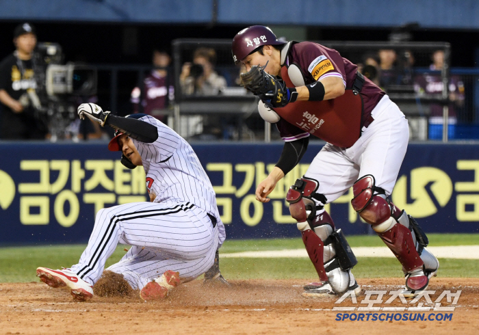 LG is strong even without Hong Chang-ki, Jang Hyun-sik, and Kim Kang-ryul. The megatwinspo explosion. 120, 5 consecutive wins. It's the first time in 10 days that he's back in first place. Kiwoom 5 consecutive losses