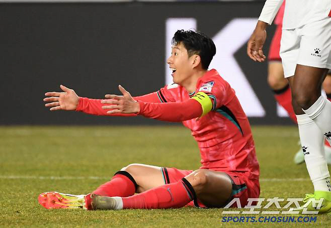  Korean soccer is awesome! Son Heung-min vs. Pochettino Confronted Hong Myung-bo, confirmed to travel to Mexico in September