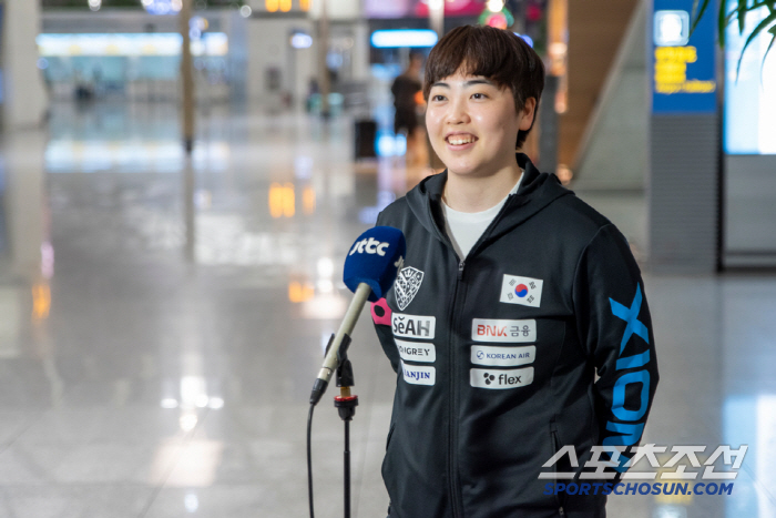 Oh Sang-eun X Seok-eun Mi's men's and women's table tennis team leaves for the Doha World Table Tennis Championships