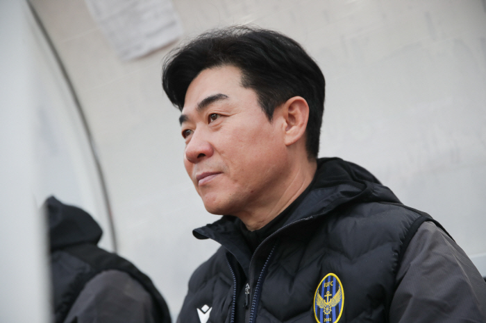  Didn't you come to defeat Yoon Jung-hwan in the 2nd part of the full rotation? First-division champion Kim Pan-gon is a stepping stone to double