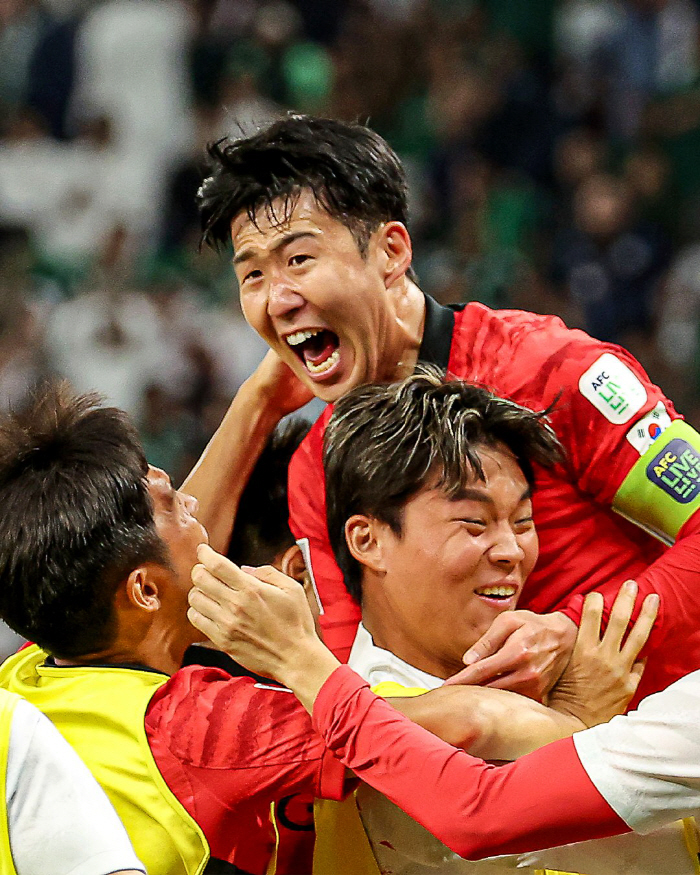 SON, KIM, and LEE, the three soccer leaders, focused on the Washington Post...Ending the season with all wins? a matter of unprecedented interest