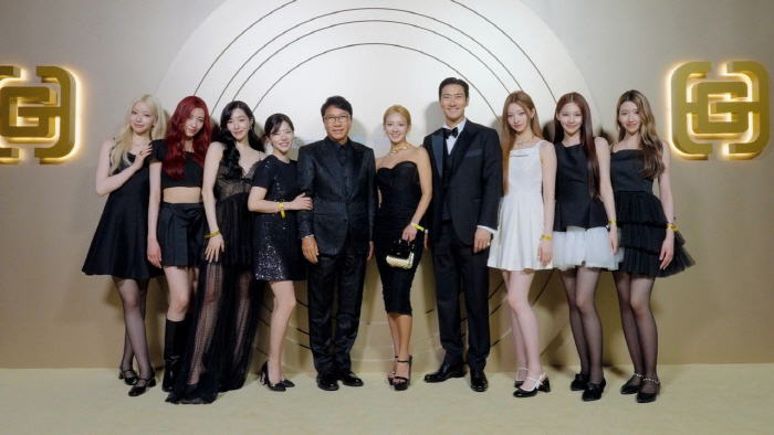 Lee Soo-man, Sunny Reunite on Red Carpet for K-Pop Doc Premiere