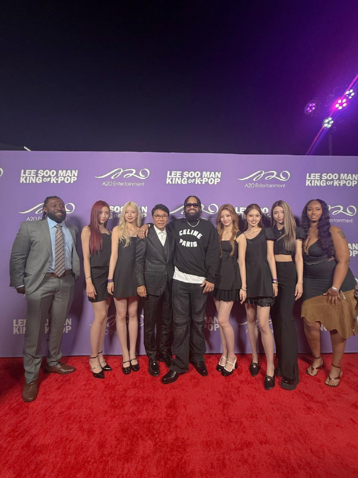 Lee Soo-man, Sunny Reunite on Red Carpet for K-Pop Doc Premiere