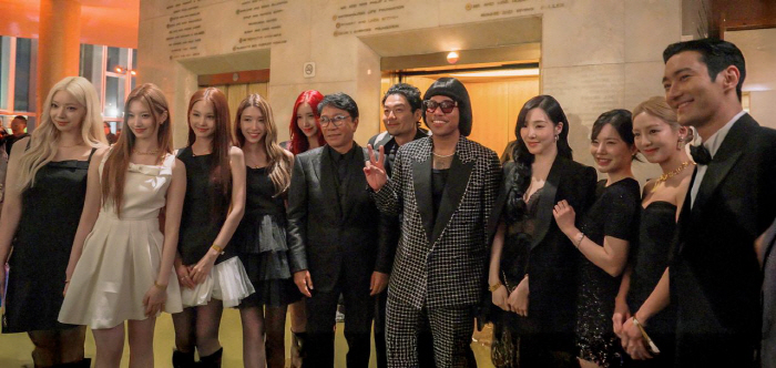 Lee Soo-man, Sunny Reunite on Red Carpet for K-Pop Doc Premiere