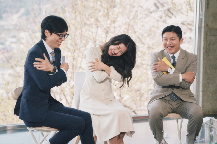 Why Professor Yoo Hyun-jae, who made pleasant, refreshing, and exhilarating copies, still reads paper newspapers (Yuquiz)