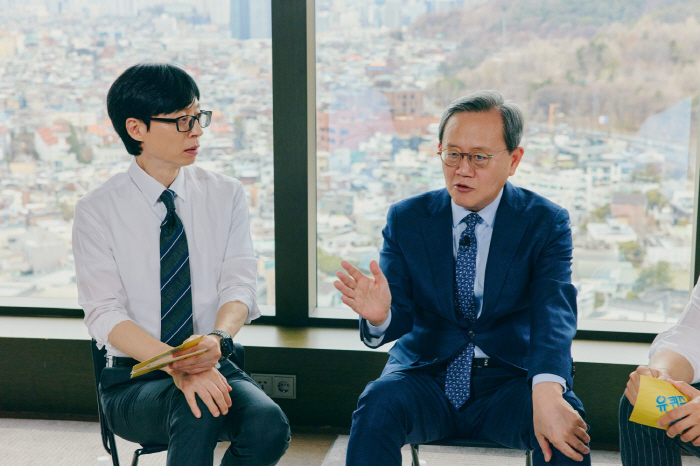 Why Professor Yoo Hyun-jae, who made pleasant, refreshing, and exhilarating copies, still reads paper newspapers (Yuquiz)