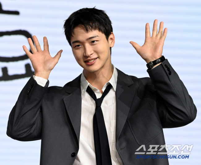  Jang Dong-yoon and Charles Entertainment will grant your wish..Director Sunup-Tu tries romance with Heaven's Night