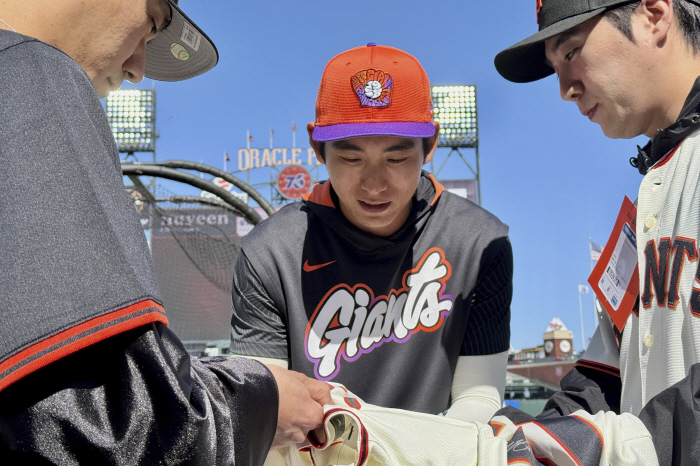 Is it possible? Lee Jung-hoo has 20 home runs, 100 RBIs and 100 runs, and Ichiro didn't even dare, but he is the first big leaguer to do so