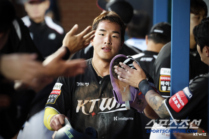 It's a game where Won Tae-in lost to Ahn Hyun-min. The enemy captain was also surprised Compared to other players with different batting speeds