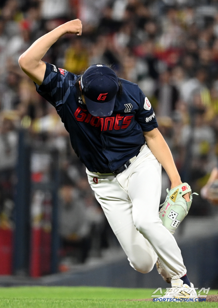 It's torn! Foam Saint-Foam's uppercut ceremony exploded, and Jeong Cheol-won's roar was deleted with two outs and runners on the first and third bases (Gwangju site)