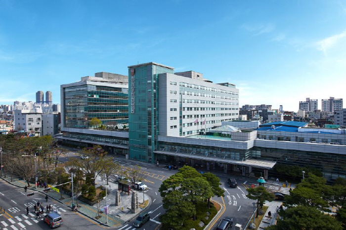 Korea University Guro Hospital achieves 5,000 robotic surgeries...Leading innovation in high-level single-hole robotic surgery