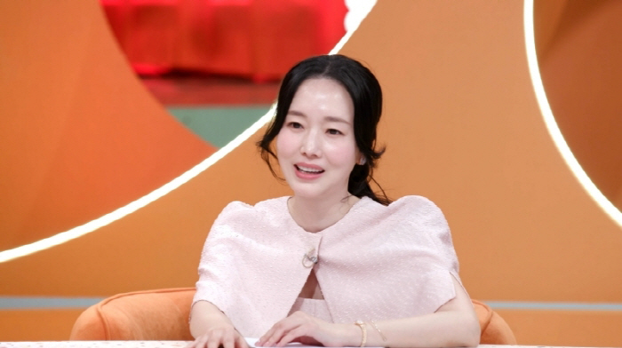 Lee Jung-hyun's daughter Seo-ah became the youngest Pyeonchef for 3 years..You look like you're cooking, too. (Pyeon-Storang)