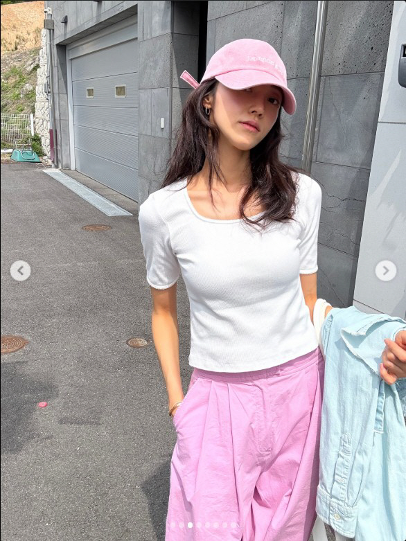 Lim Chang-jung ♥ Seo White, 176cm, 53kg How skinny...a bony forearm