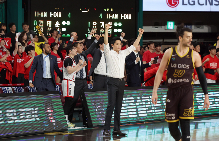  After three consecutive losses, coach Jeon Hee-chul is challenging for a 0% chance...a battle of momentum