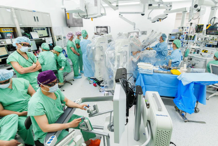 Seoul National University Hospital Introduces Korea's First Hugo Robotic Surgery System...Successful Surgery for High-Level Prostate and Pancreatic Cancer