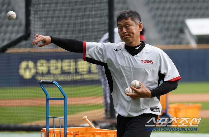 Tiger teacher Park Kyung-wan coach catcher Kim Sung-woo Lee Ju-heon emphasizes basic skills 