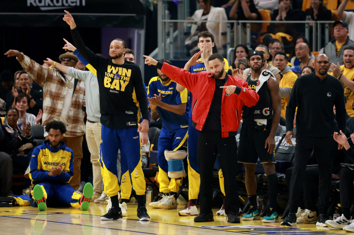 You can play in Game 6! Stephen Curry's shock return reexamination results, good progress. Court training available