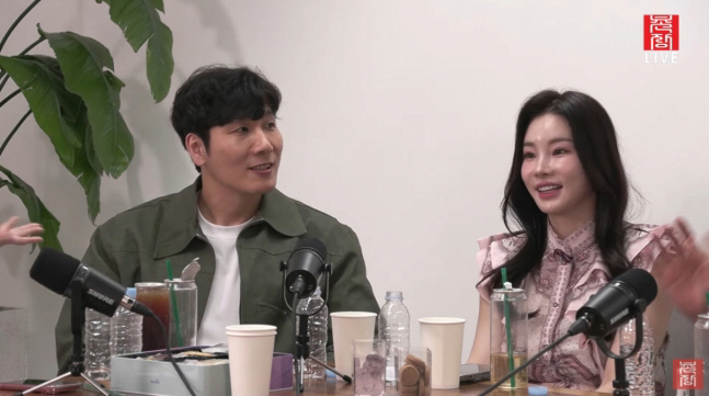 'Between two months of separation, cheering,' 14th Kyeong-soo of 'I'm Solo' ♥ Korean painting eventually broke up