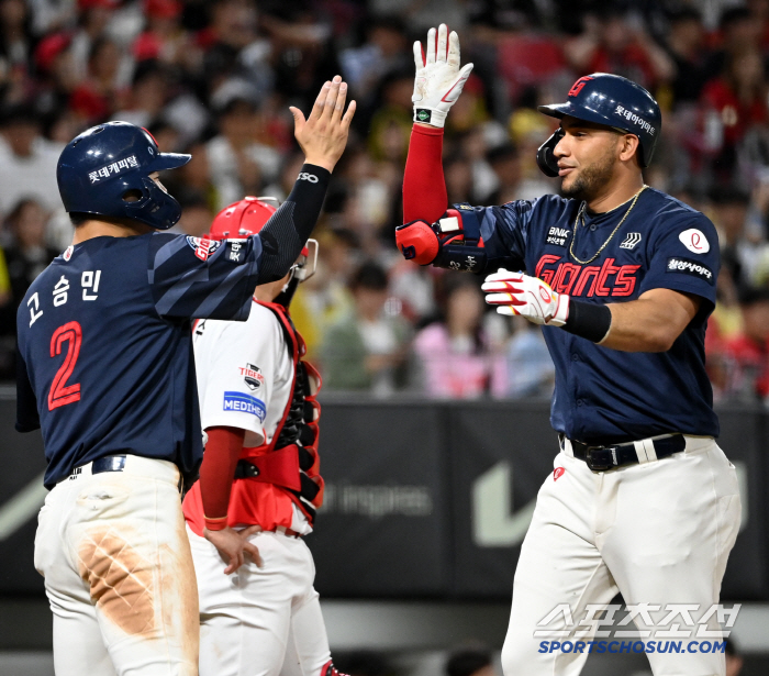 Even if you win 100-0, you're sick of the master's bone message...Third place? Lotte needs to be different