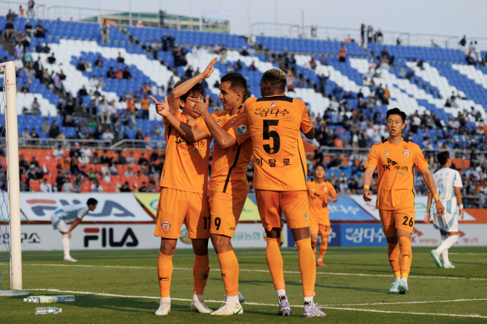 Jeju coach Kim Hak-beom, who aims to escape four consecutive losses, will make a result against Gimcheon