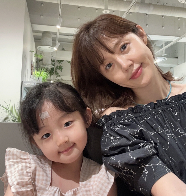 Jung Joon-ho ♥ Lee Ha-jung, stop raising children by attaching dedicated care to 10 billion houses for children's education