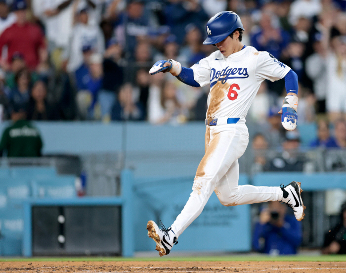 Three hits, two walks, two RBIs, four runs, and one stolen base, Kim Hye-sung's batting average of 0.429 remained in the big leagueLAD 192 ATH