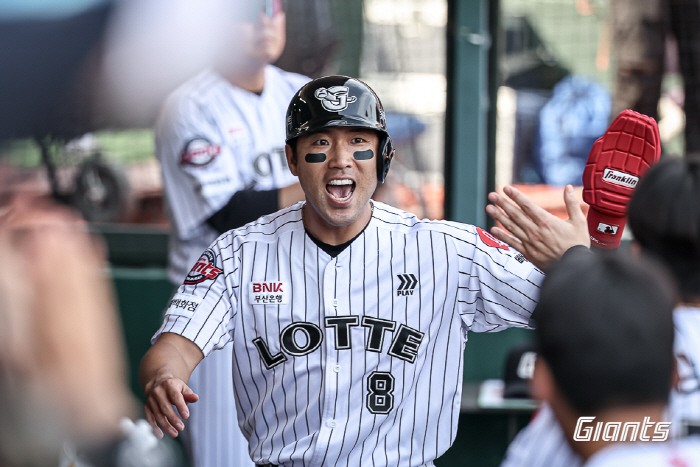 05 → 75 A big reversal of the sold-out seagull! Three-run Finalist Reyes Five-RBI Bulbat...Lotte wins the first round of DH against Samsung in the eighth inning of the promise