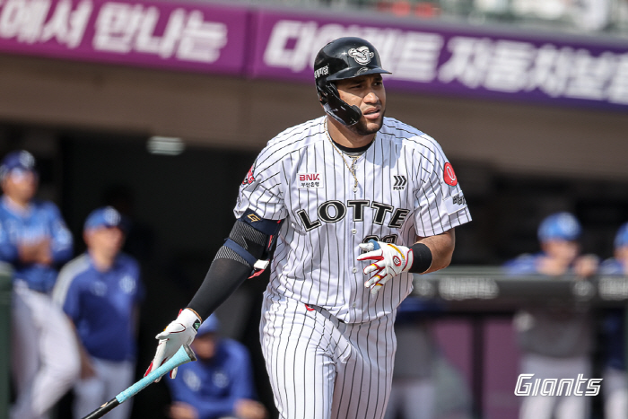 05 → 75 A big reversal of the sold-out seagull! Three-run Finalist Reyes Five-RBI Bulbat...Lotte wins the first round of DH against Samsung in the eighth inning of the promise