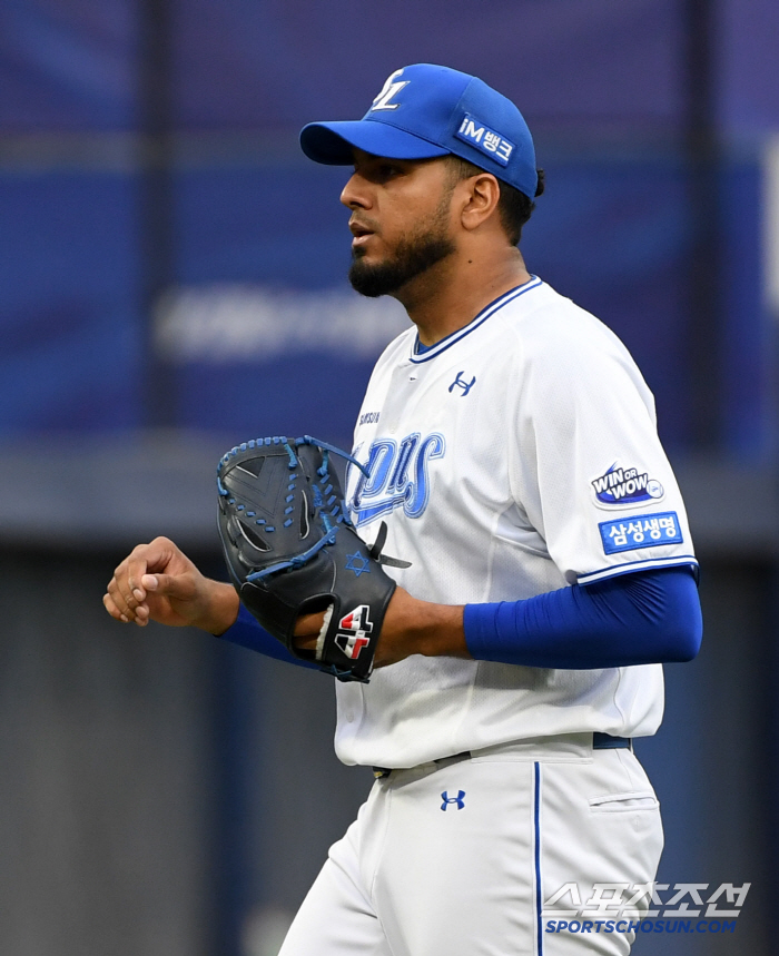 Are you glad to see a doubleheader? Escaping 8 consecutive losses → Why the national shortstop's face is full of smiles today in summer weather 