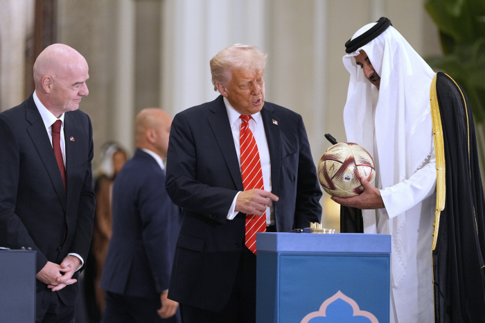 Are You a Politician? Loyal to Trump Attends Late to FIFA President's General Assembly, Furious at UEFA