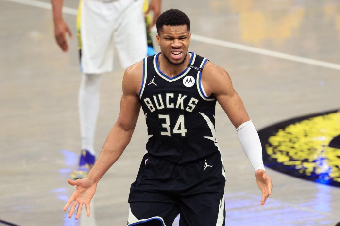 Curry & Butler. And Antetokounmpo binding. Operation GSW Greek Host Joining.  If you want media Janice, it's a trade that's possible