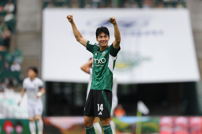 Anyang 2-0 rout Jeonbuk 11G in a row, multi-po Jeon Jin-woo jumps to the top of the scoring list