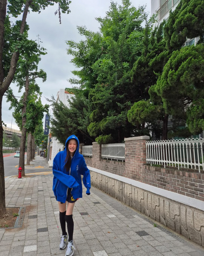 Ko Hyun-jung is reeling from the fact that it's hard to walk after a major surgery