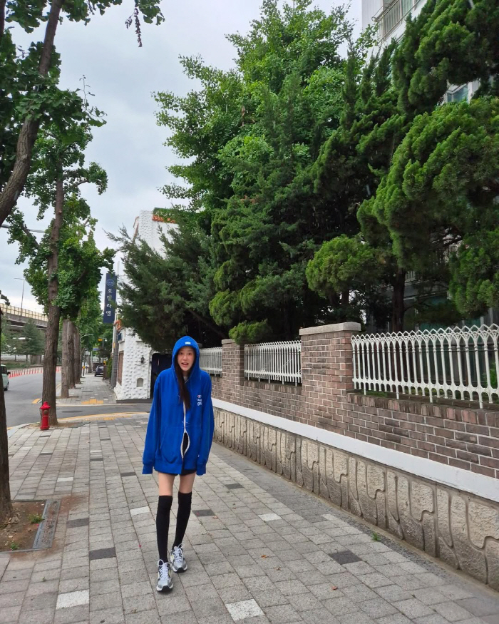 Ko Hyun-jung is reeling from the fact that it's hard to walk after a major surgery