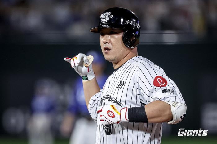Lotte Double Header Sweep! Benkle Crisis → 5 Points Big Inning → Coach's exit → 3 Points → Confused Mistakes…Saturday night's struggle for the resignation of a mixed bag 