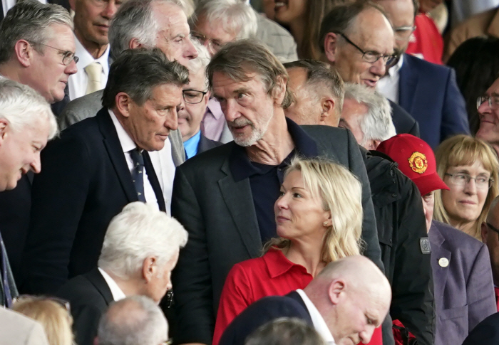 Man Utd owner who is 4 richest man has lost 12 trillion! Restructuring again?